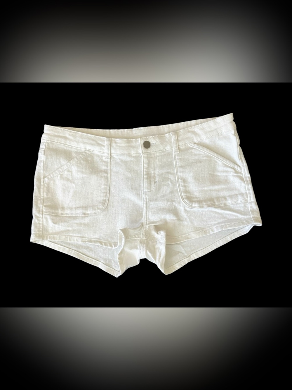 Lascana Patriotic Motif Shorts - Picture 2 of 4